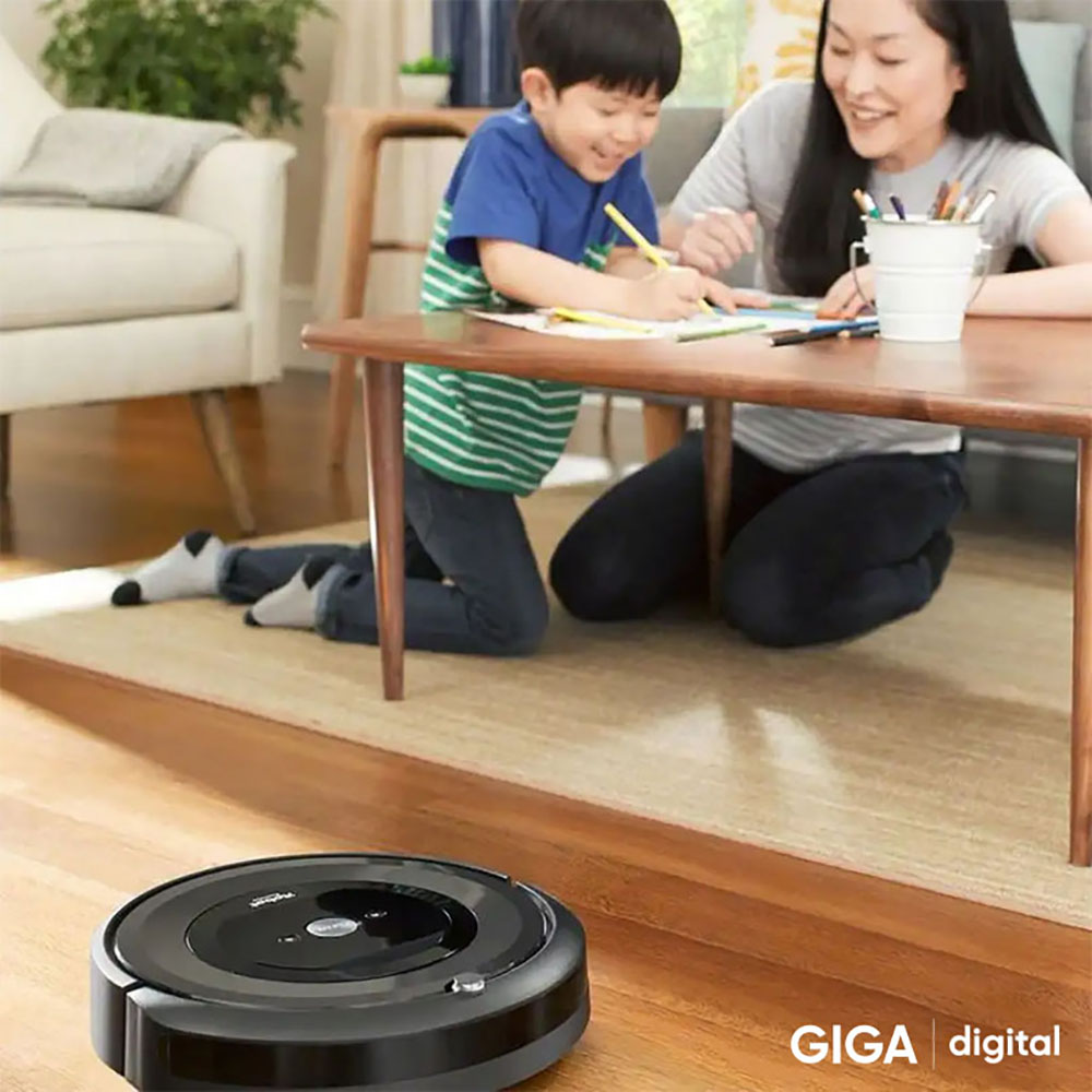iRobot Roomba E5 giúp lau và vệ sinh sạch sẽ không gian nhà bạn mỗi ngày